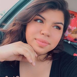 Meet your Posher, Adriana